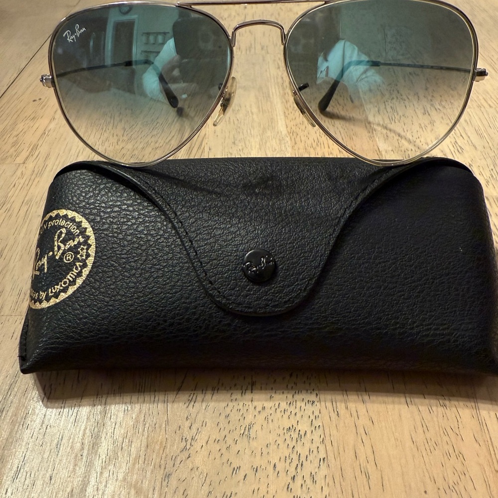 Ray-Ban Aviator Sunglasses with Black Leather Case